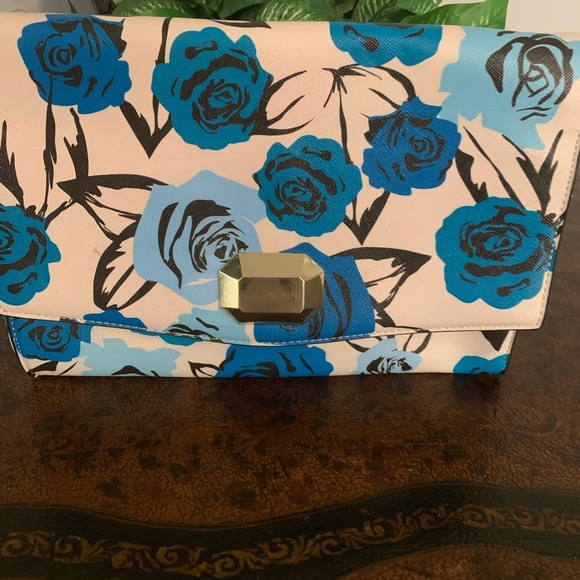 Purse - Picture 2 of 4